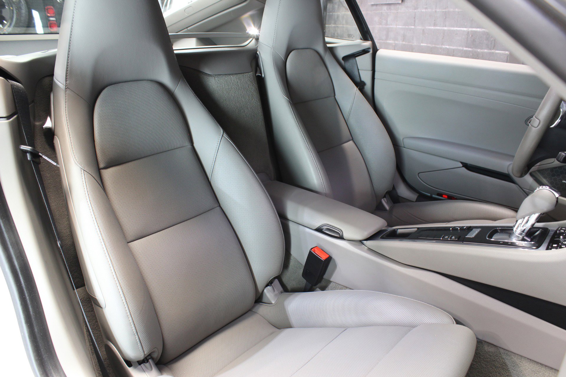 Used 2015 Porsche Cayman RWD image 40