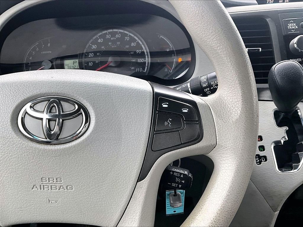 Used 2012 Toyota Sienna LE w/ Towing Pkg image 17