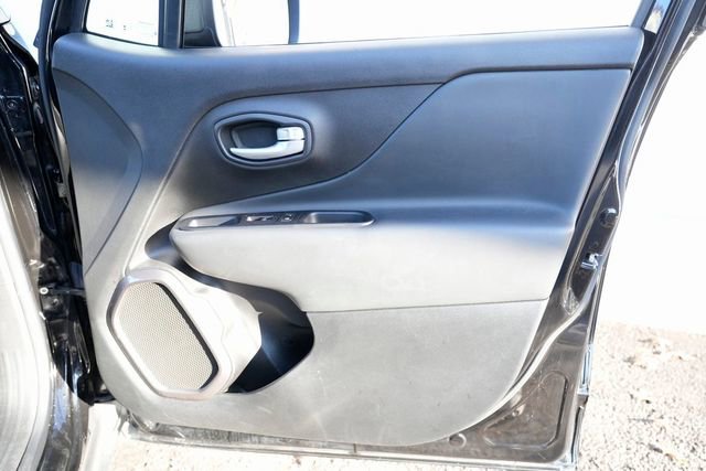 Used 2023 Jeep Renegade Latitude image 30