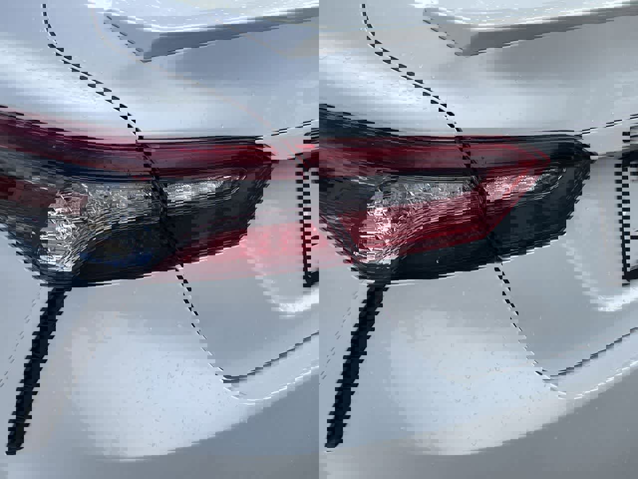 Used 2021 Toyota Camry XSE image 38