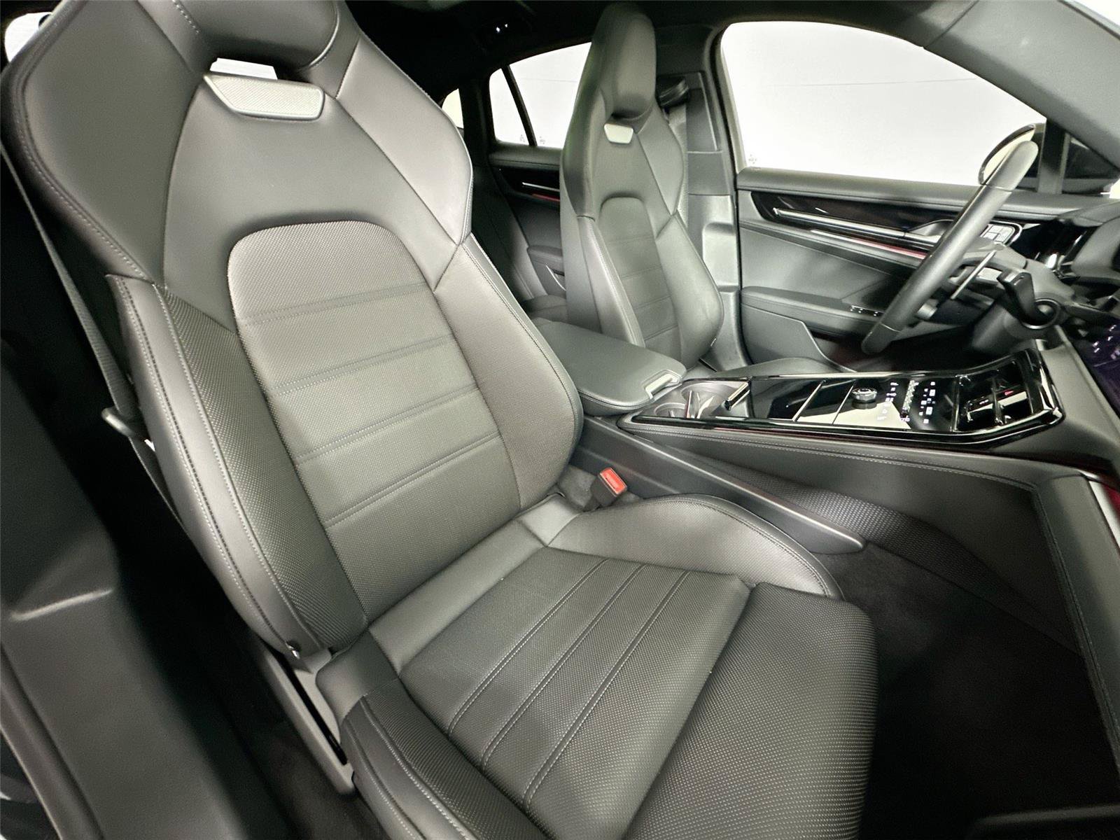 Certified 2024 Porsche Panamera image 28
