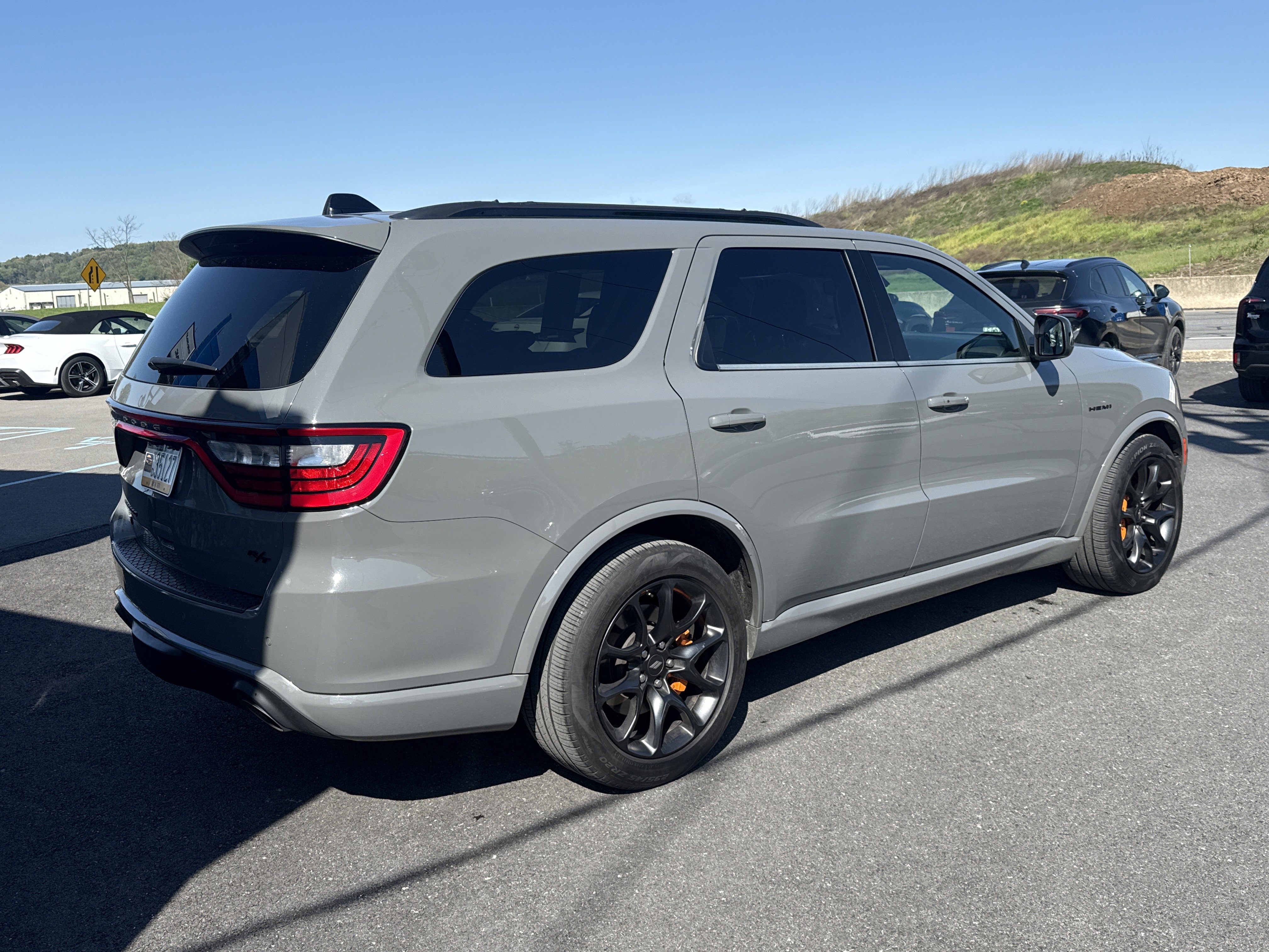 Used 2023 Dodge Durango R/T w/ Hemi Orange Plus Package AWD/4WD image 3
