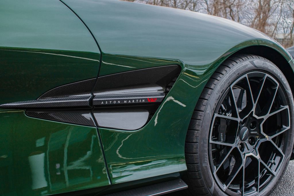 New 2025 Aston Martin Vanquish image 10