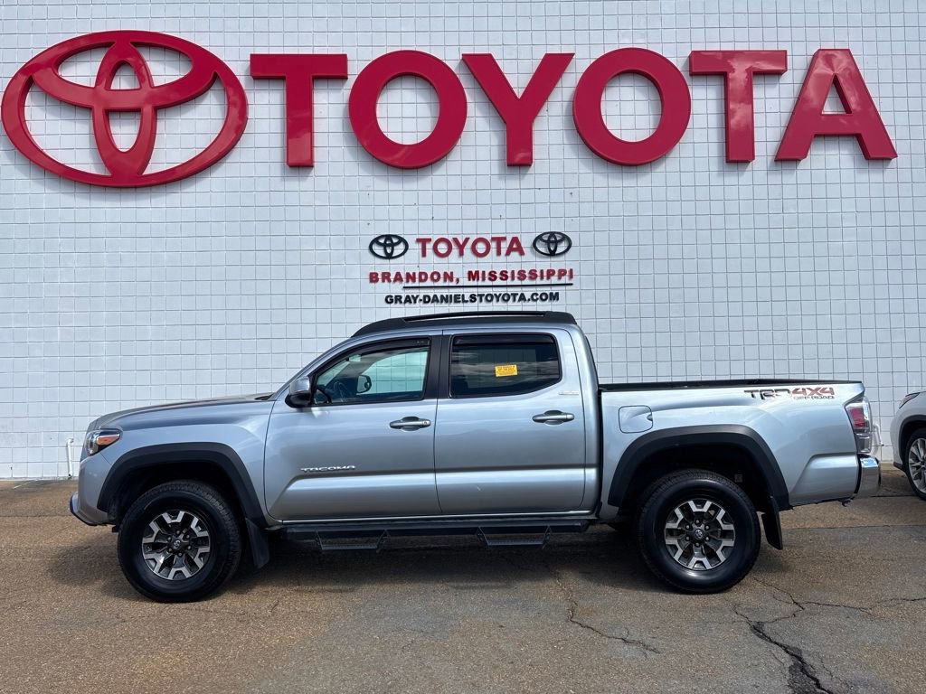 Used 2022 Toyota Tacoma TRD Off-Road image 3