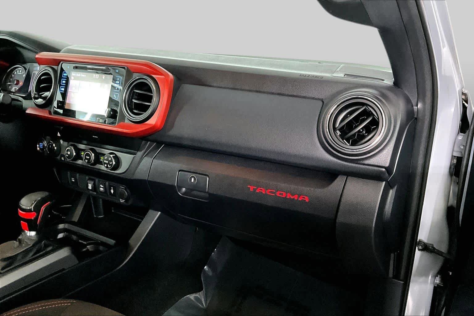 Used 2019 Toyota Tacoma TRD Off-Road AWD/4WD image 17