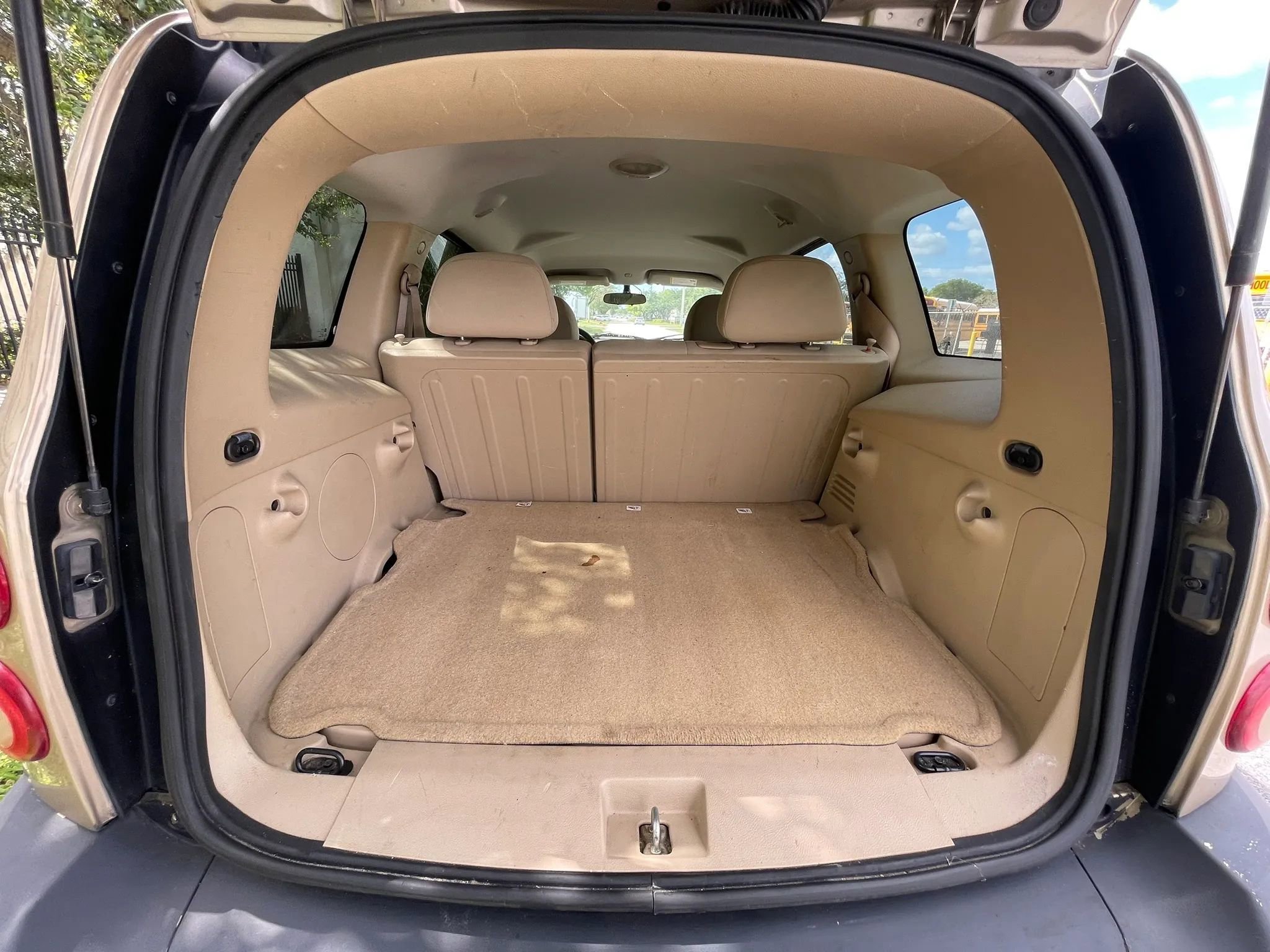 Used 2007 Chevrolet HHR LS FWD image 17