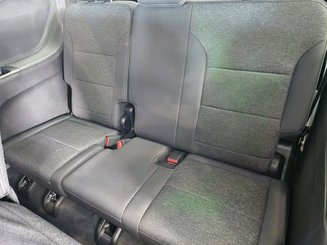 Used 2025 Chevrolet Traverse LT w/ Sun and Wheel Package image 14