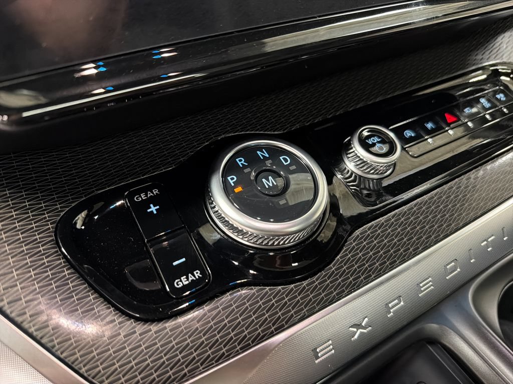 New 2027 Ford Expedition Max Platinum w/ Stealth Appearance Package RWD image 28