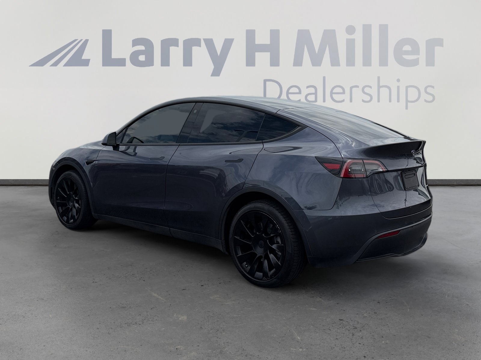 Used 2021 Tesla Model Y Long Range AWD/4WD image 3