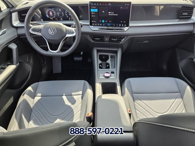 New 2026 Volkswagen Tiguan SE FWD image 9