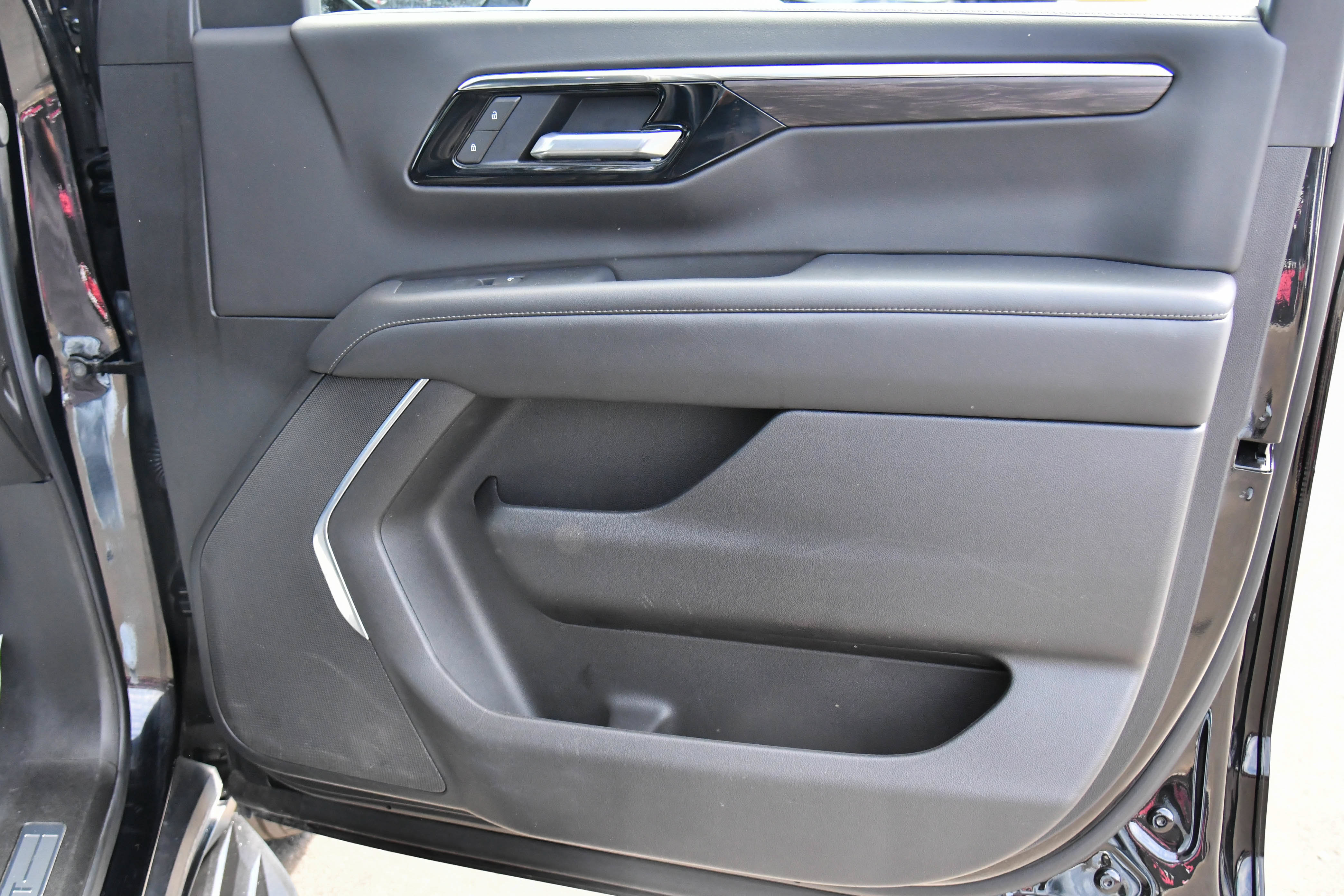 Used 2025 Chevrolet Tahoe LT AWD/4WD image 57