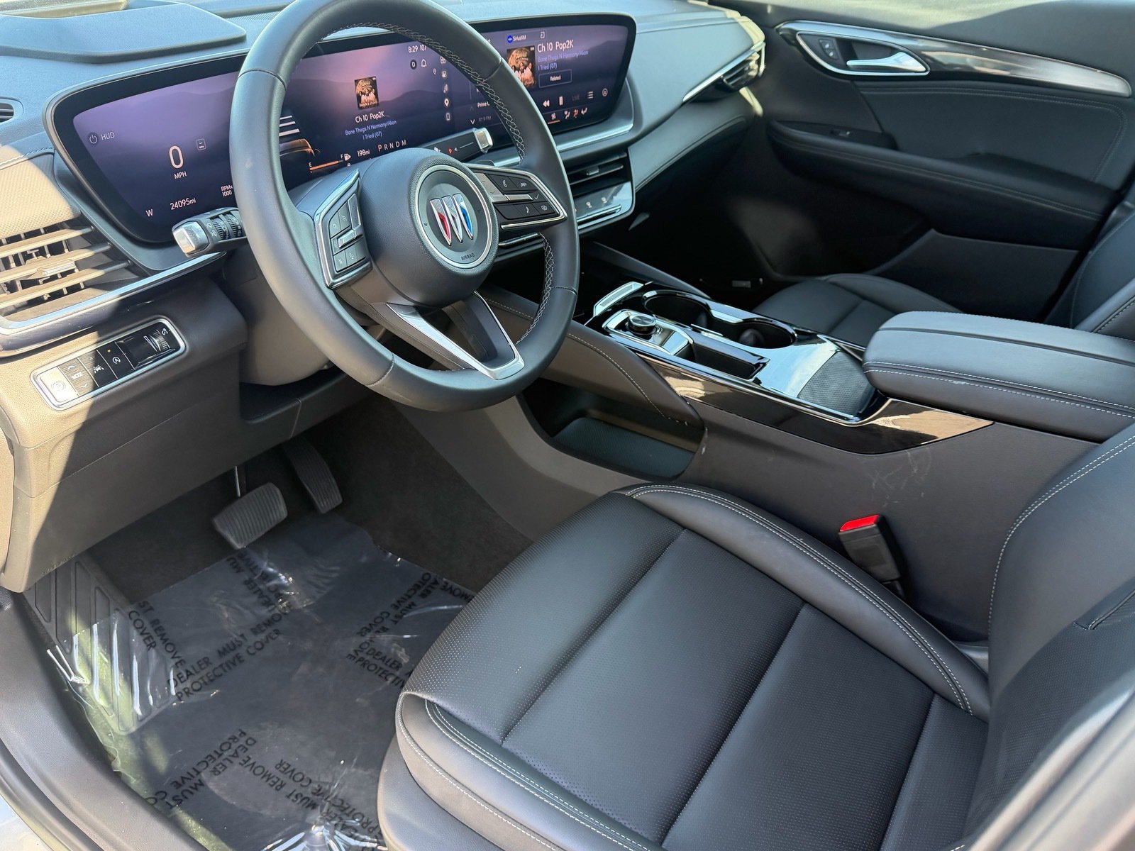 Used 2025 Buick Envision Preferred AWD/4WD image 18