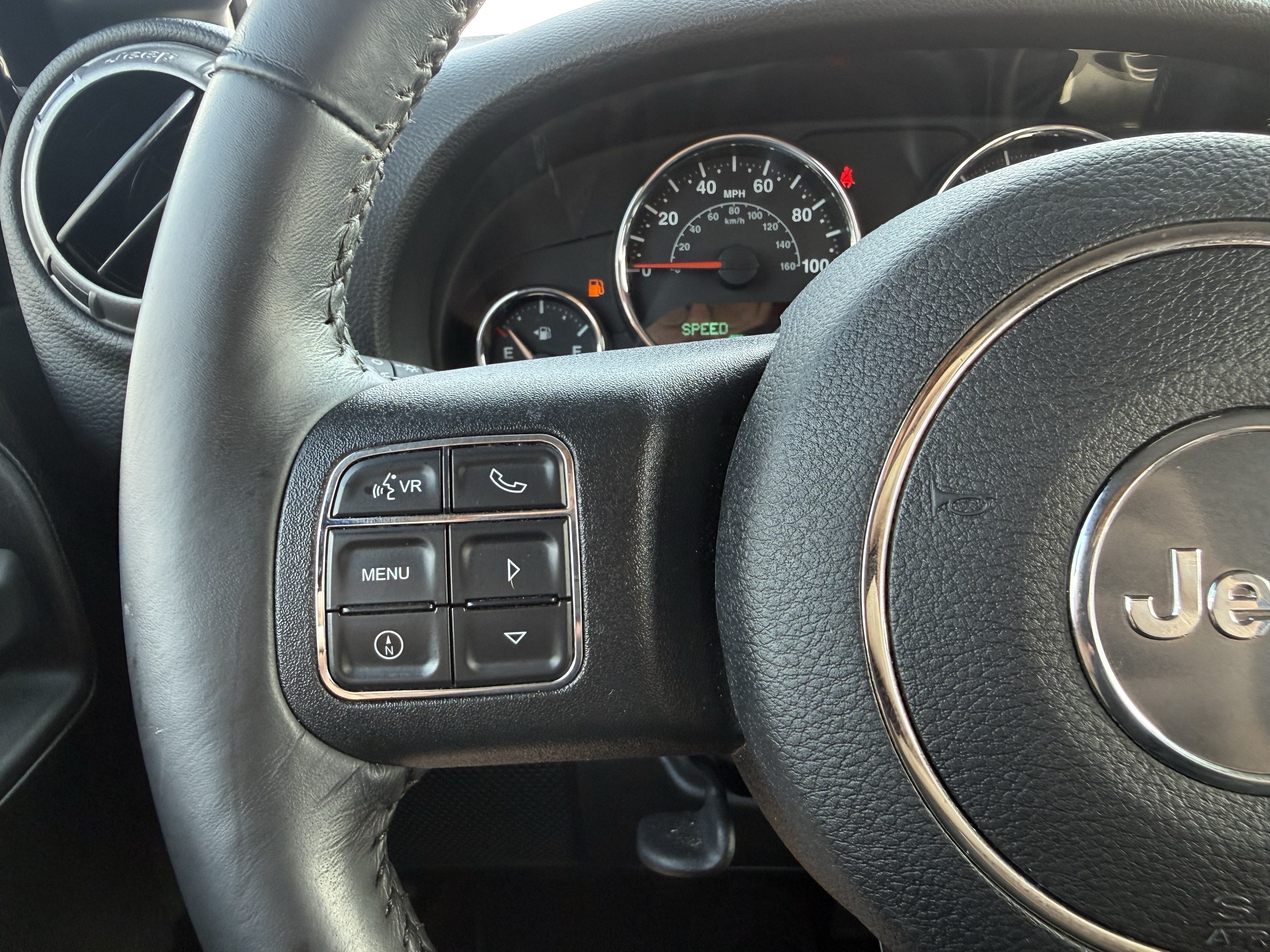 Used 2018 Jeep Wrangler Sport w/ Connectivity Group AWD/4WD image 17