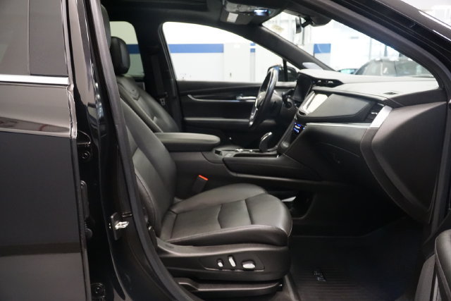 Used 2024 Cadillac XT5 Premium Luxury w/ LPO, Floor Liner Package AWD/4WD image 17