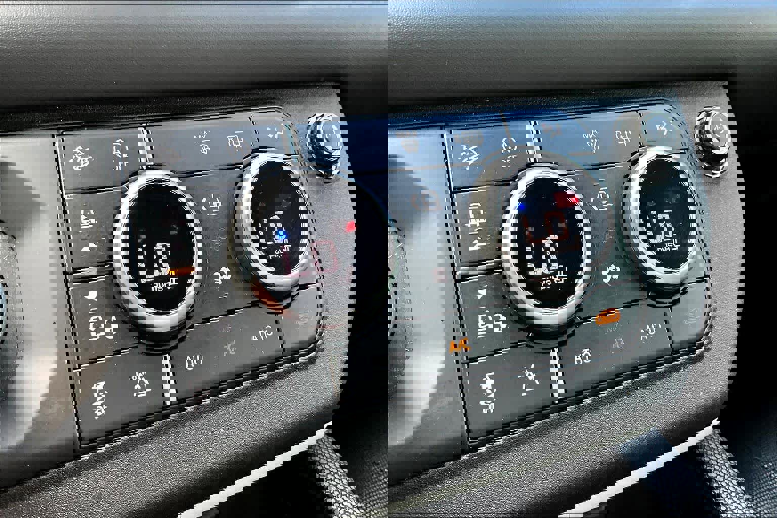 Used 2022 Land Rover Defender 110 X-Dynamic HSE image 33