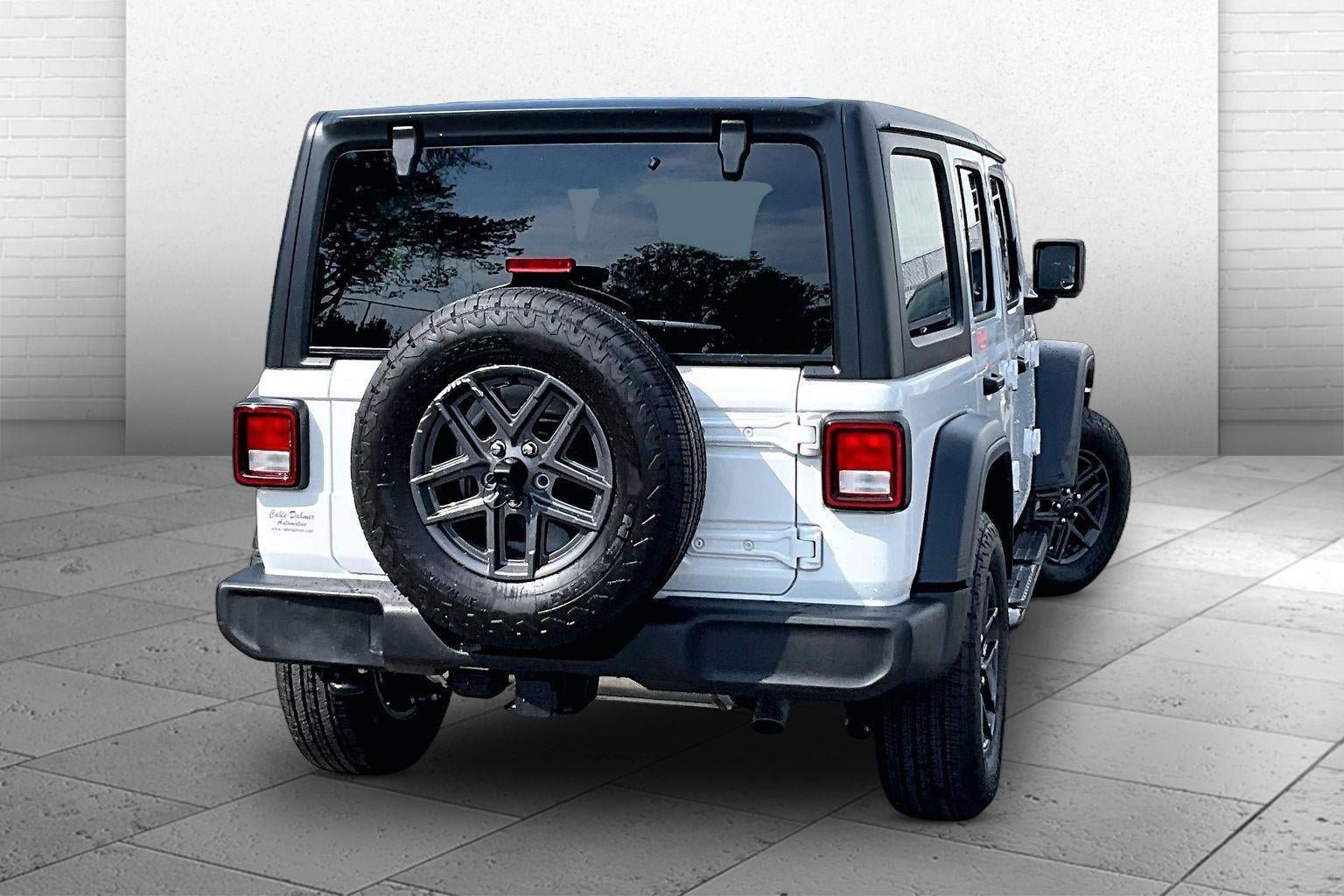 Used 2024 Jeep Wrangler Unlimited Sport AWD/4WD image 11