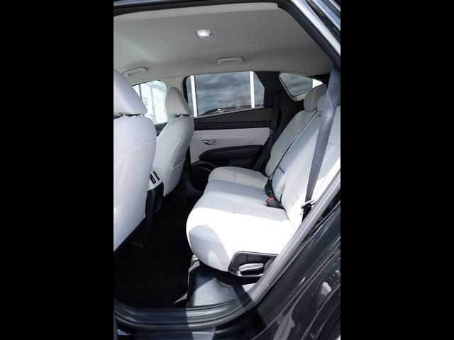 Used 2025 Hyundai Tucson SEL AWD/4WD image 16