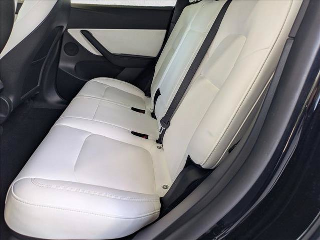Used 2022 Tesla Model Y Performance AWD/4WD image 18