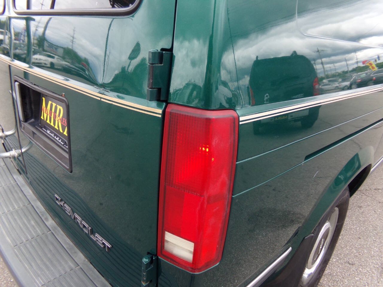 Used 1998 Chevrolet Astro w/ Convenience Group RWD image 23