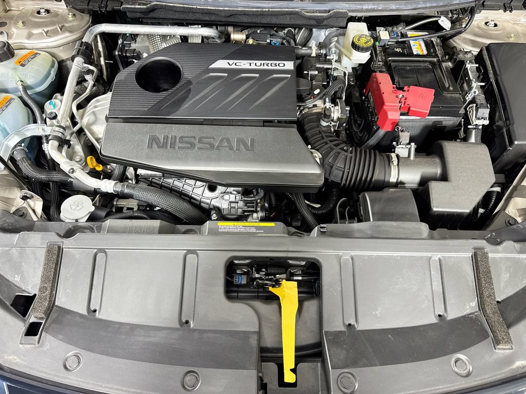 Used 2025 Nissan Rogue SL AWD/4WD image 37