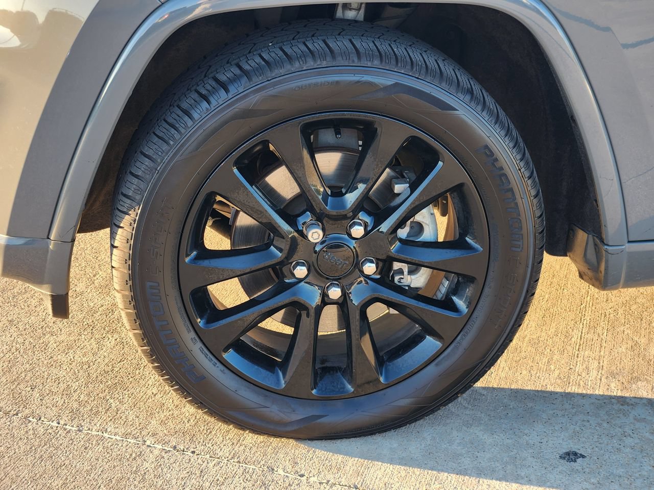 Used 2022 Jeep Grand Cherokee Laredo X RWD image 11
