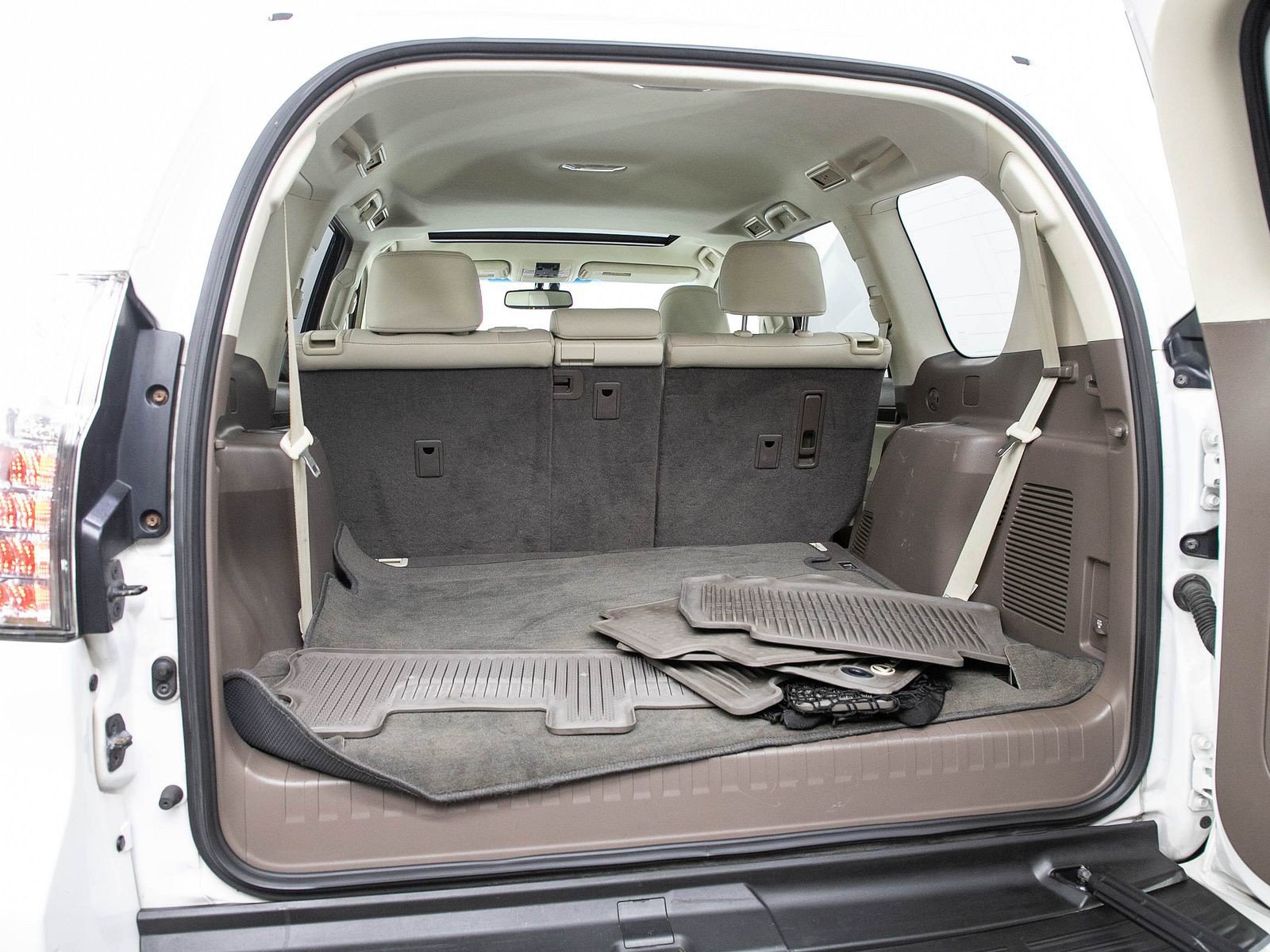 Used 2019 Lexus GX 460 Premium w/ Premium Package AWD/4WD image 9