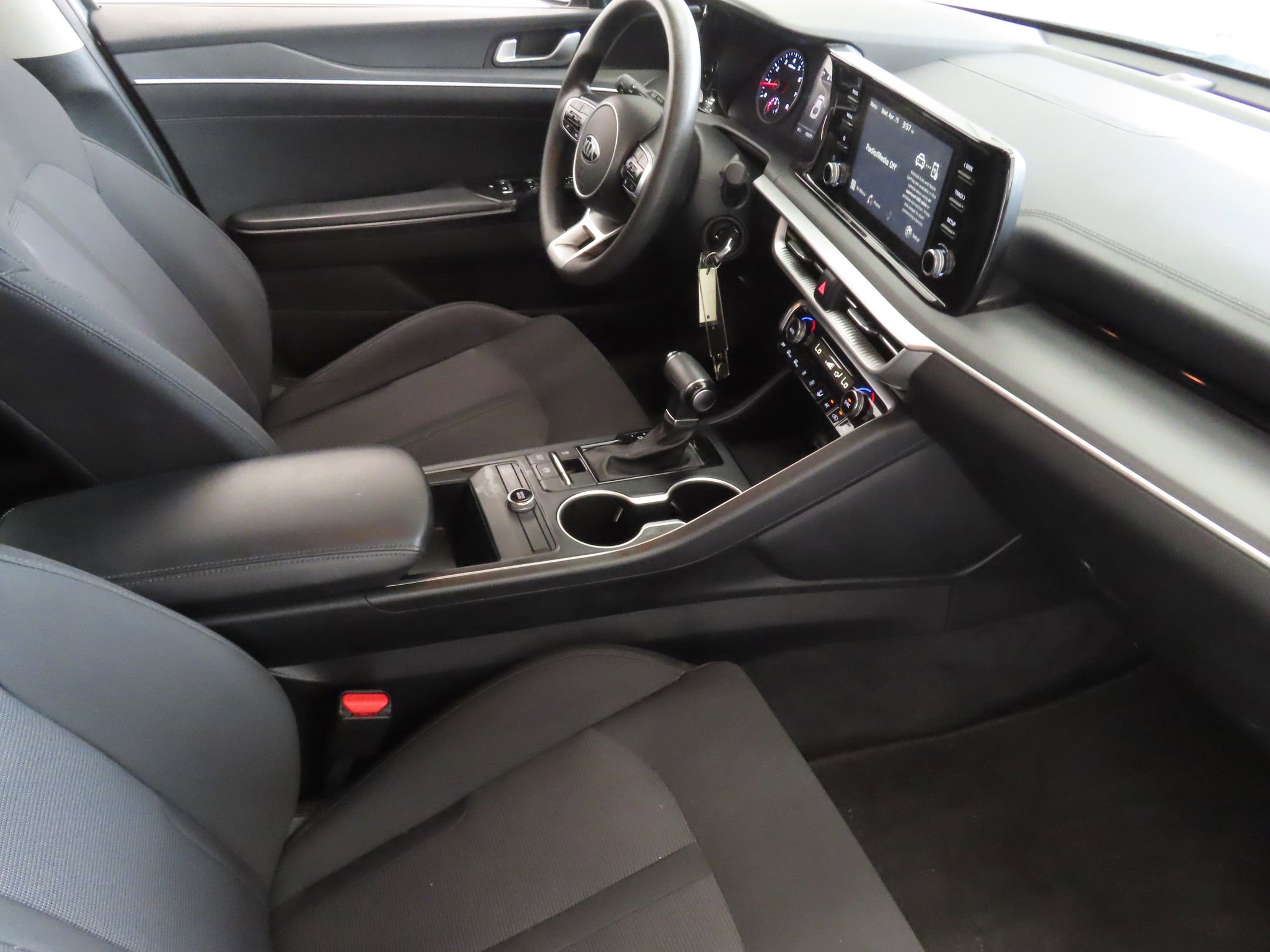 Used 2021 Kia K5 LX image 23