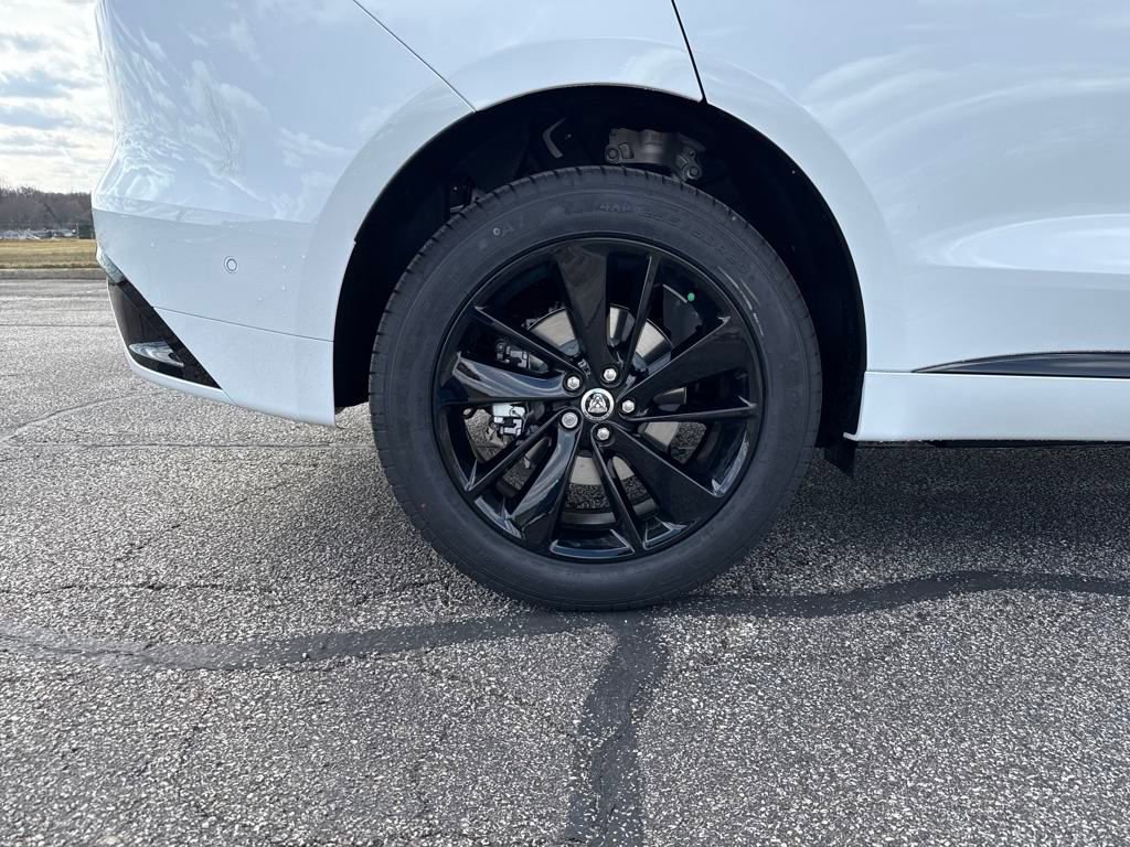 Used 2026 Jaguar F-PACE R-Dynamic S image 26