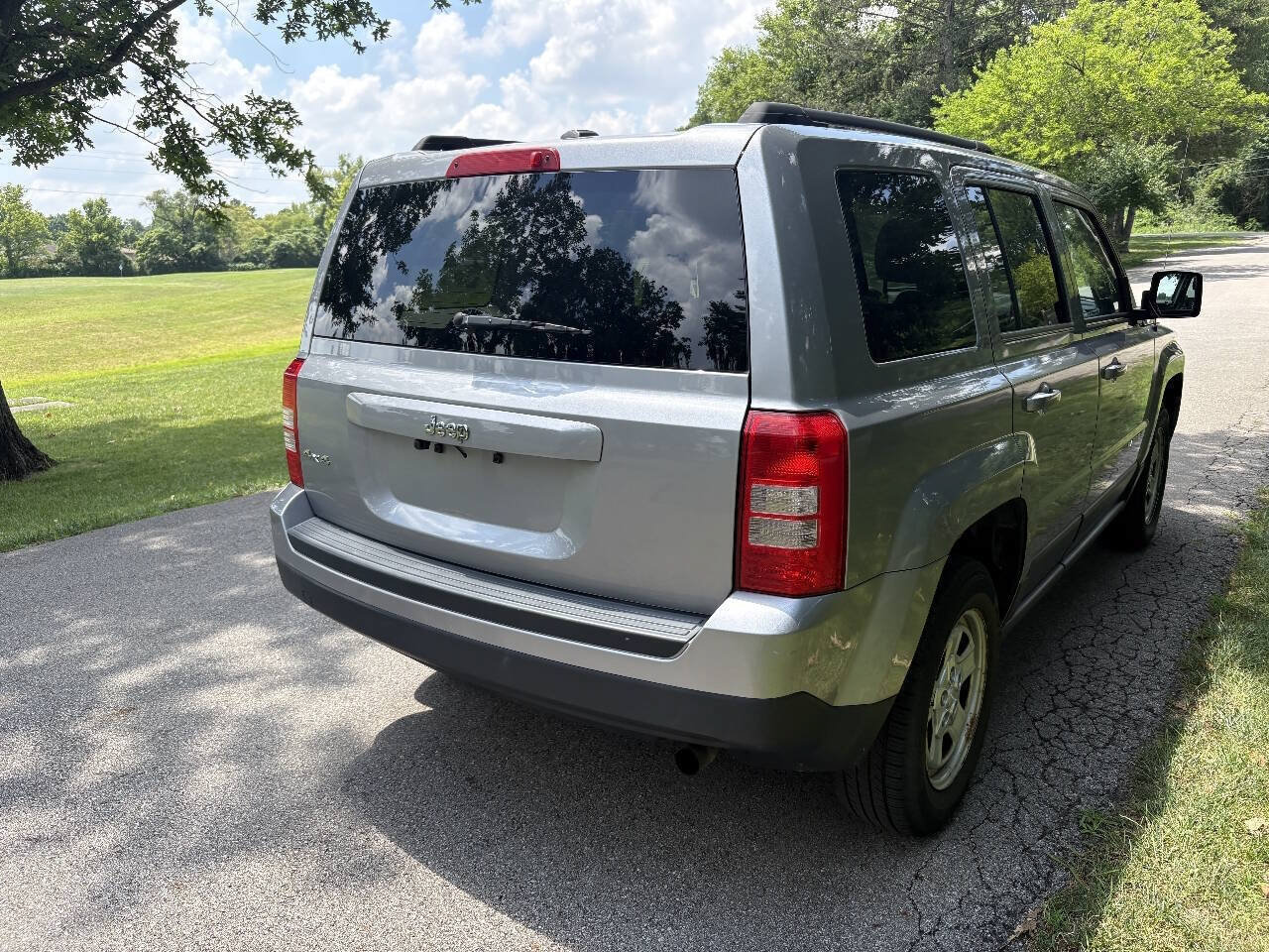 Used 2016 Jeep Patriot Sport w/ Power Value Group AWD/4WD image 7