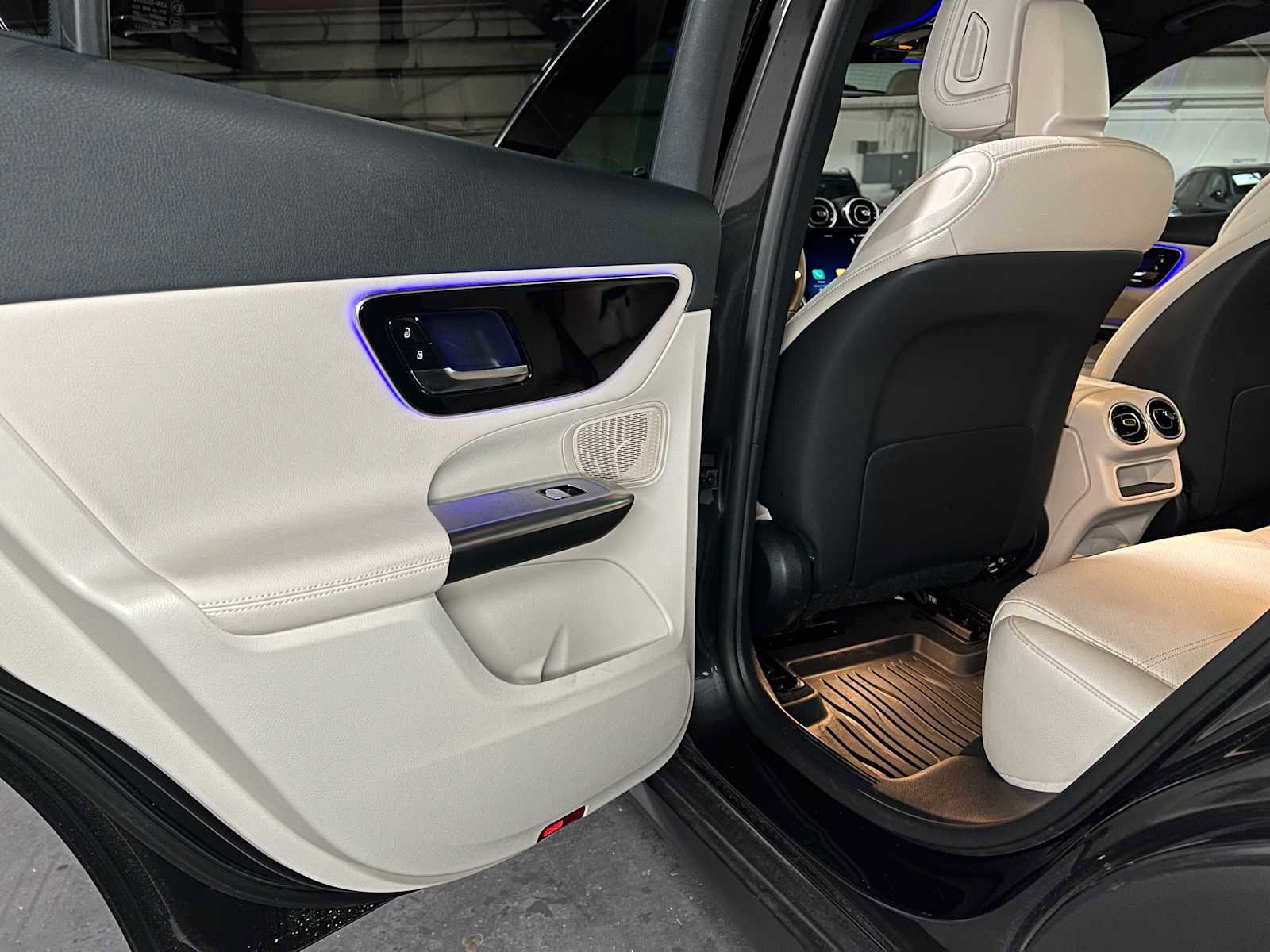 Certified 2026 Mercedes-Benz GLC 300 4MATIC image 18