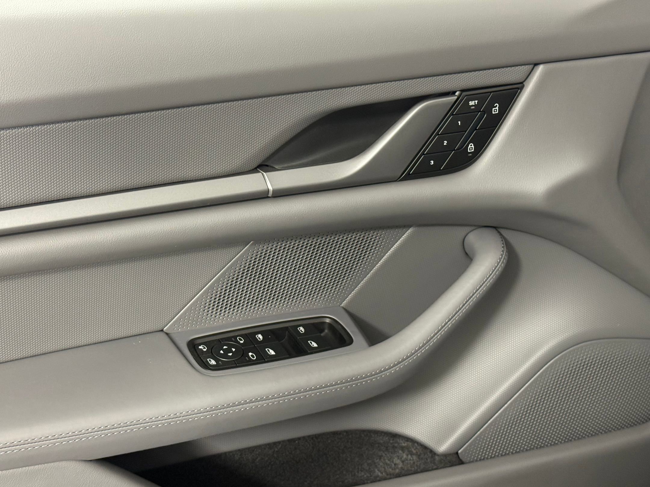New 2026 Porsche Taycan image 25