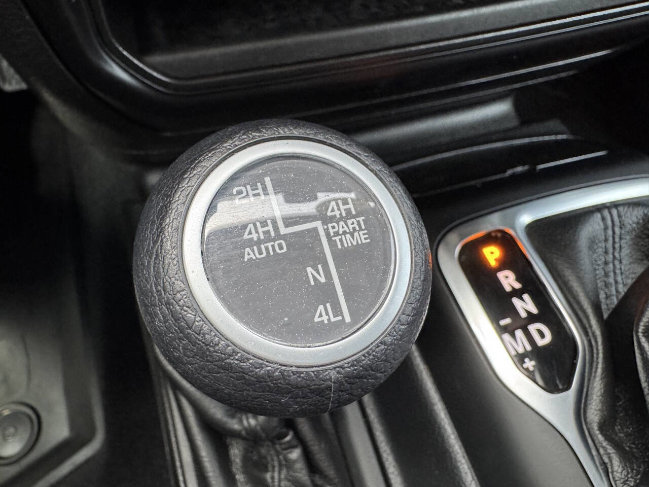 Used 2022 Jeep Gladiator Willys AWD/4WD image 15