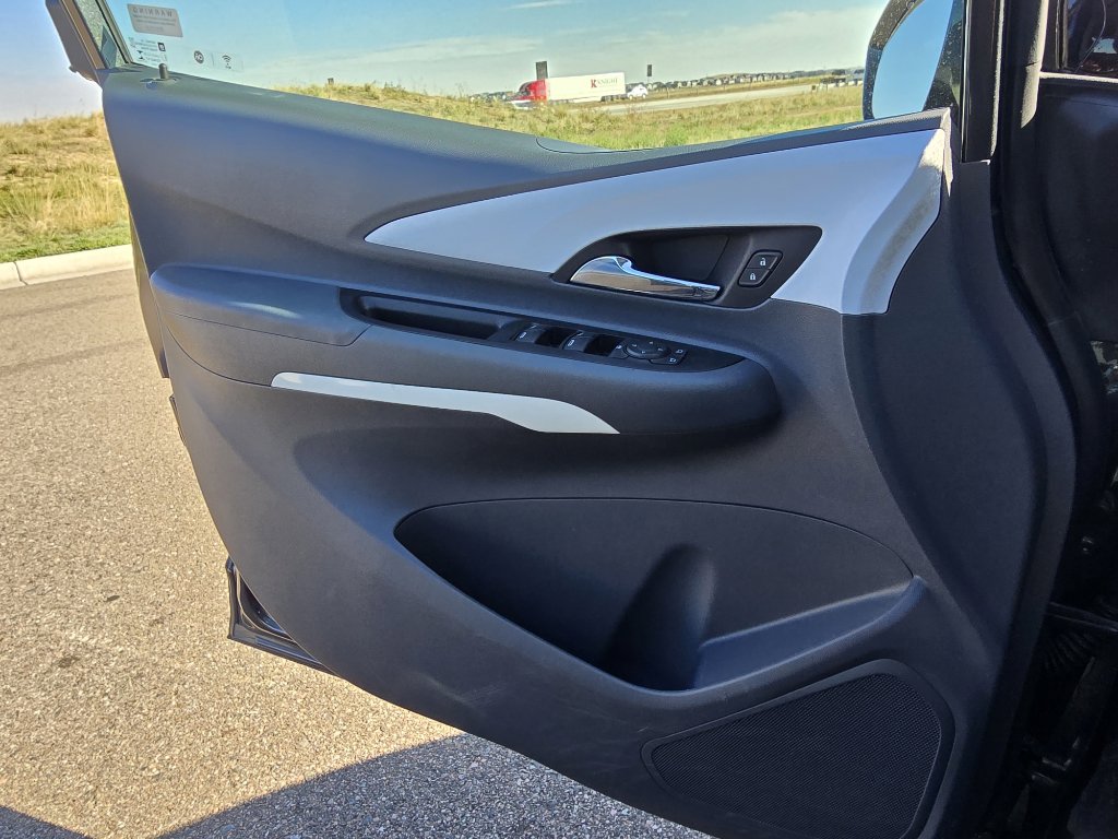 Used 2020 Chevrolet Bolt LT image 16