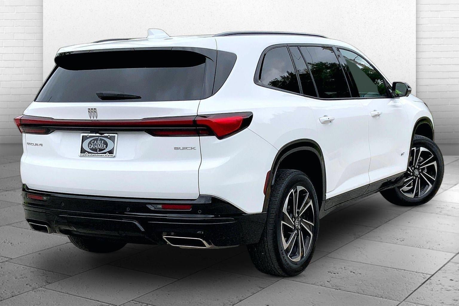 Used 2025 Buick Enclave Sport Touring FWD image 14
