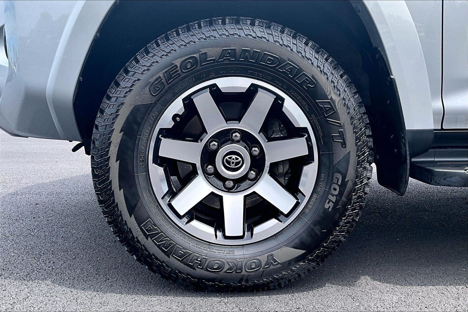 Used 2023 Toyota 4Runner TRD Off-Road Premium AWD/4WD image 9