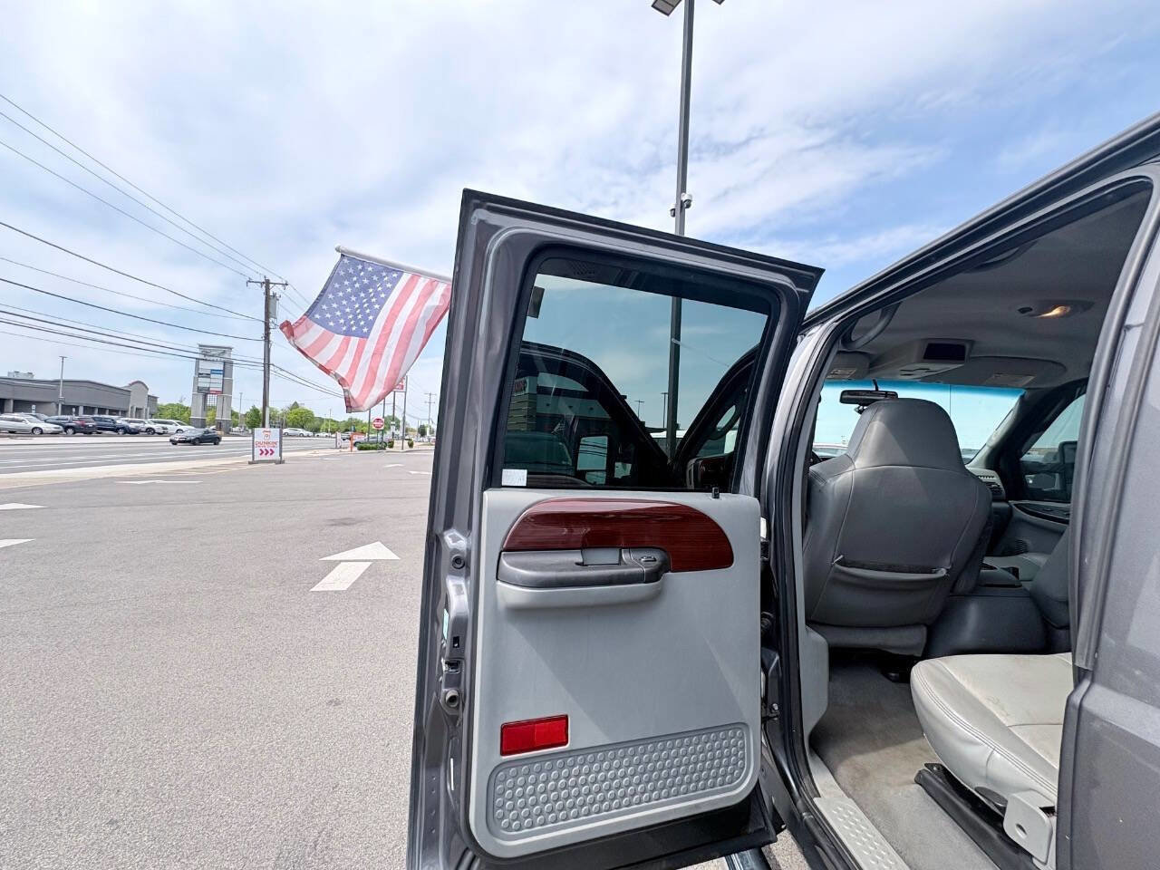 Used 2007 Ford F350 Lariat AWD/4WD image 25