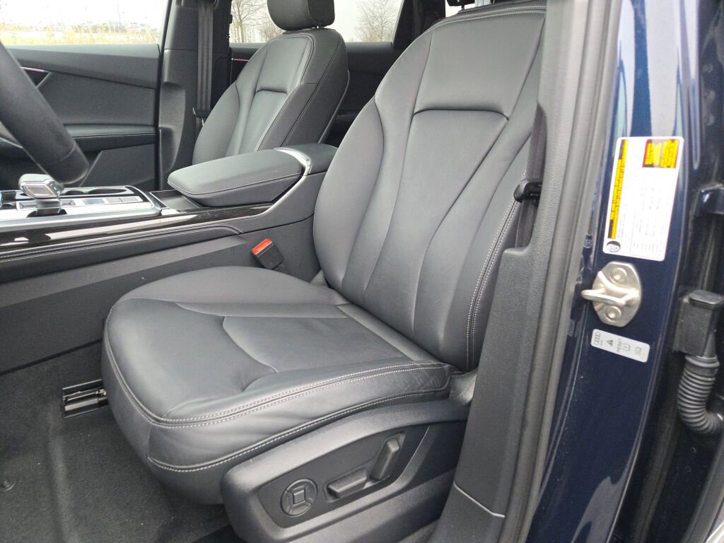Used 2025 Audi Q7 3.0T Premium Plus image 24