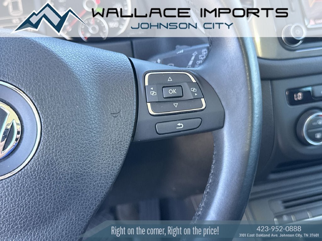 Used 2017 Volkswagen Tiguan SEL AWD/4WD image 23