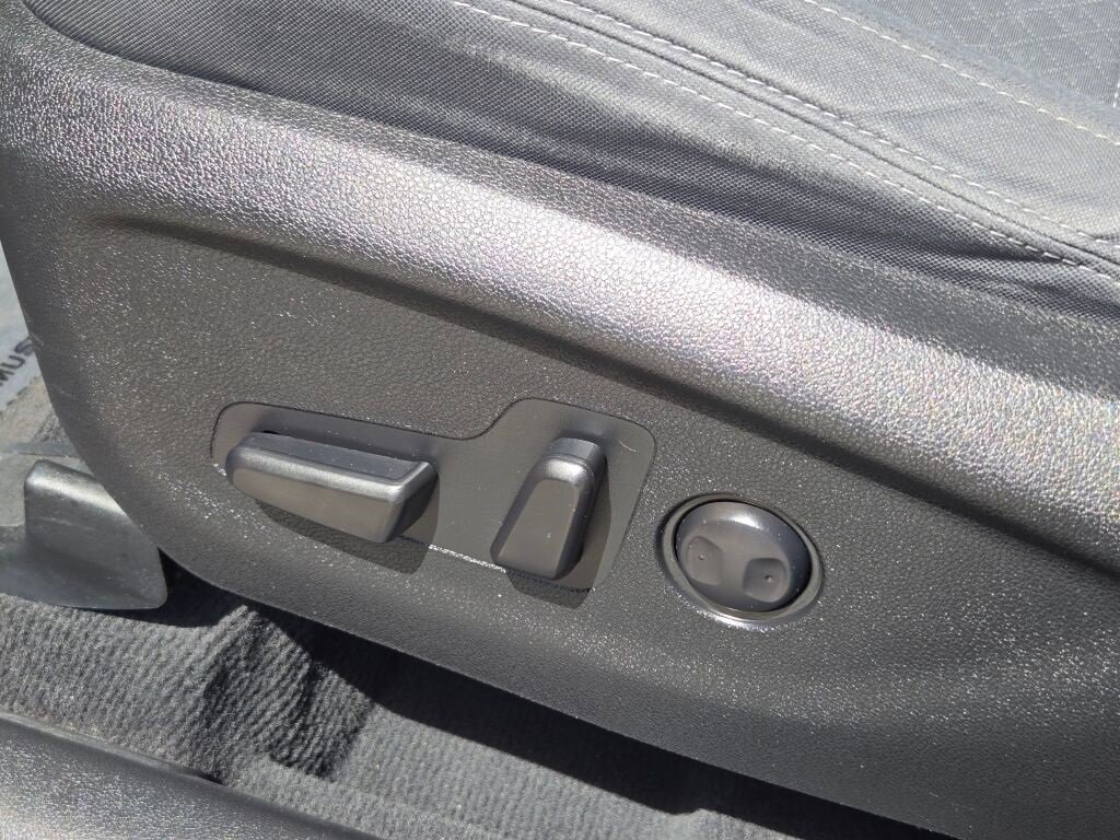 Used 2017 Kia Sorento LX w/ LX Convenience Package image 20