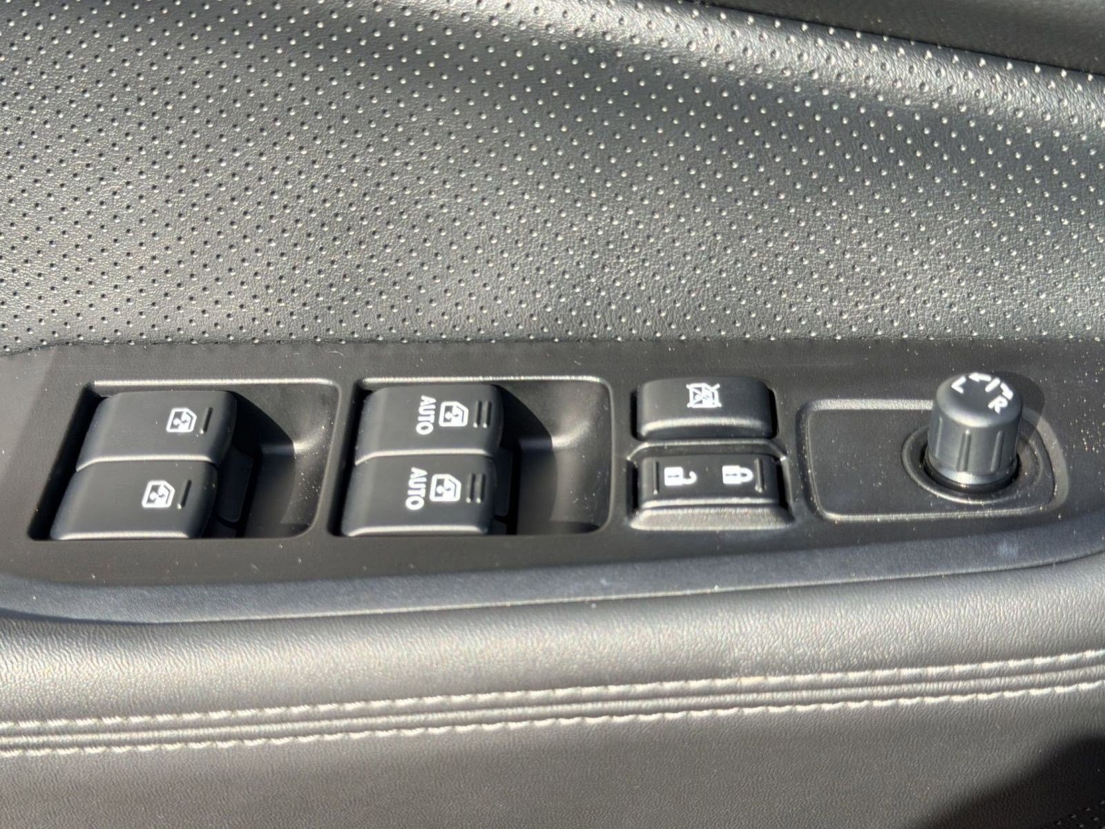 Used 2016 Subaru Outback 3.6R Limited AWD/4WD image 12