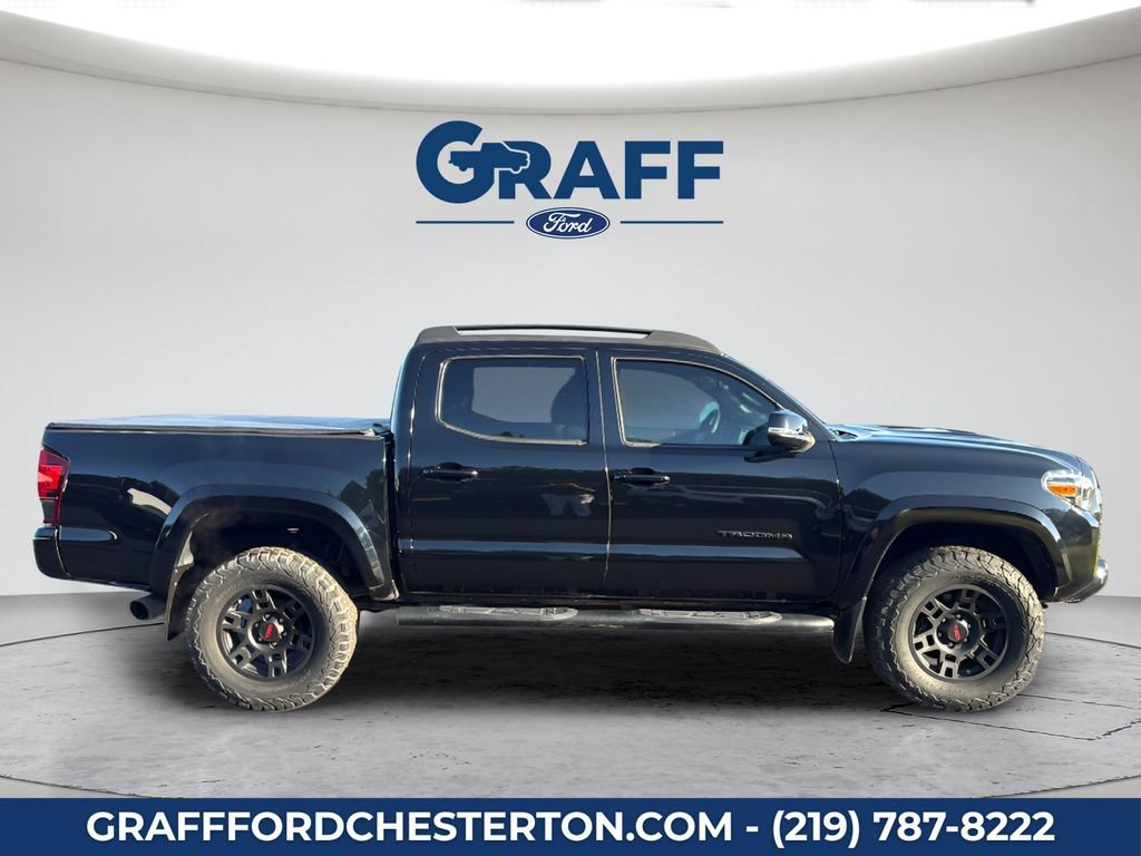 Used 2019 Toyota Tacoma TRD Sport AWD/4WD image 5