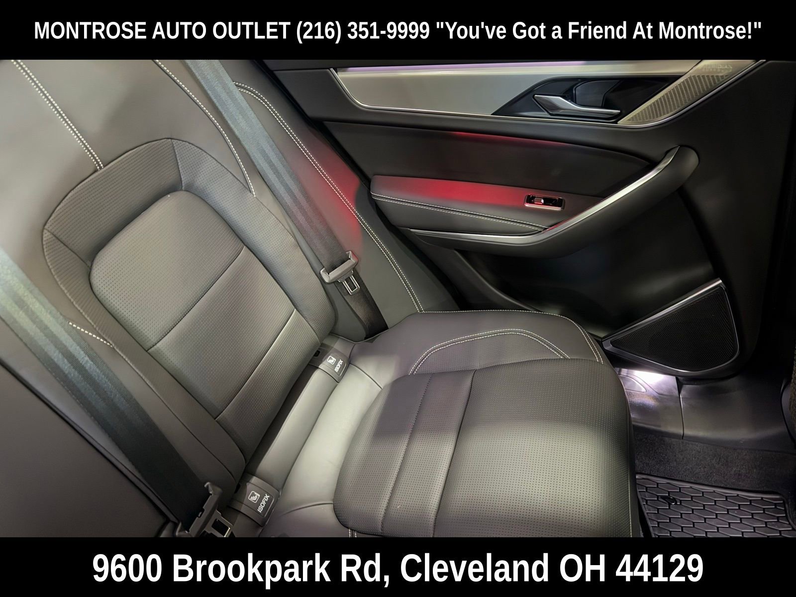 Used 2024 Jaguar F-PACE R-Dynamic S image 34