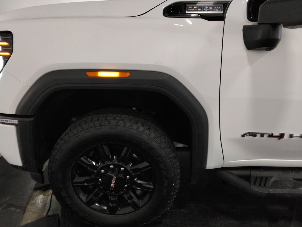 Used 2025 GMC Sierra 2500 AT4 image 43