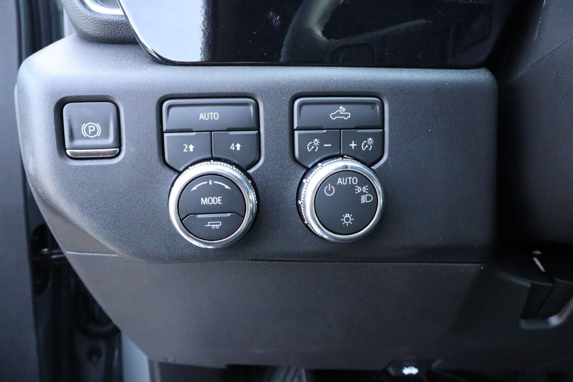 New 2026 GMC Sierra 1500 SLE w/ Max Trailering Package image 11