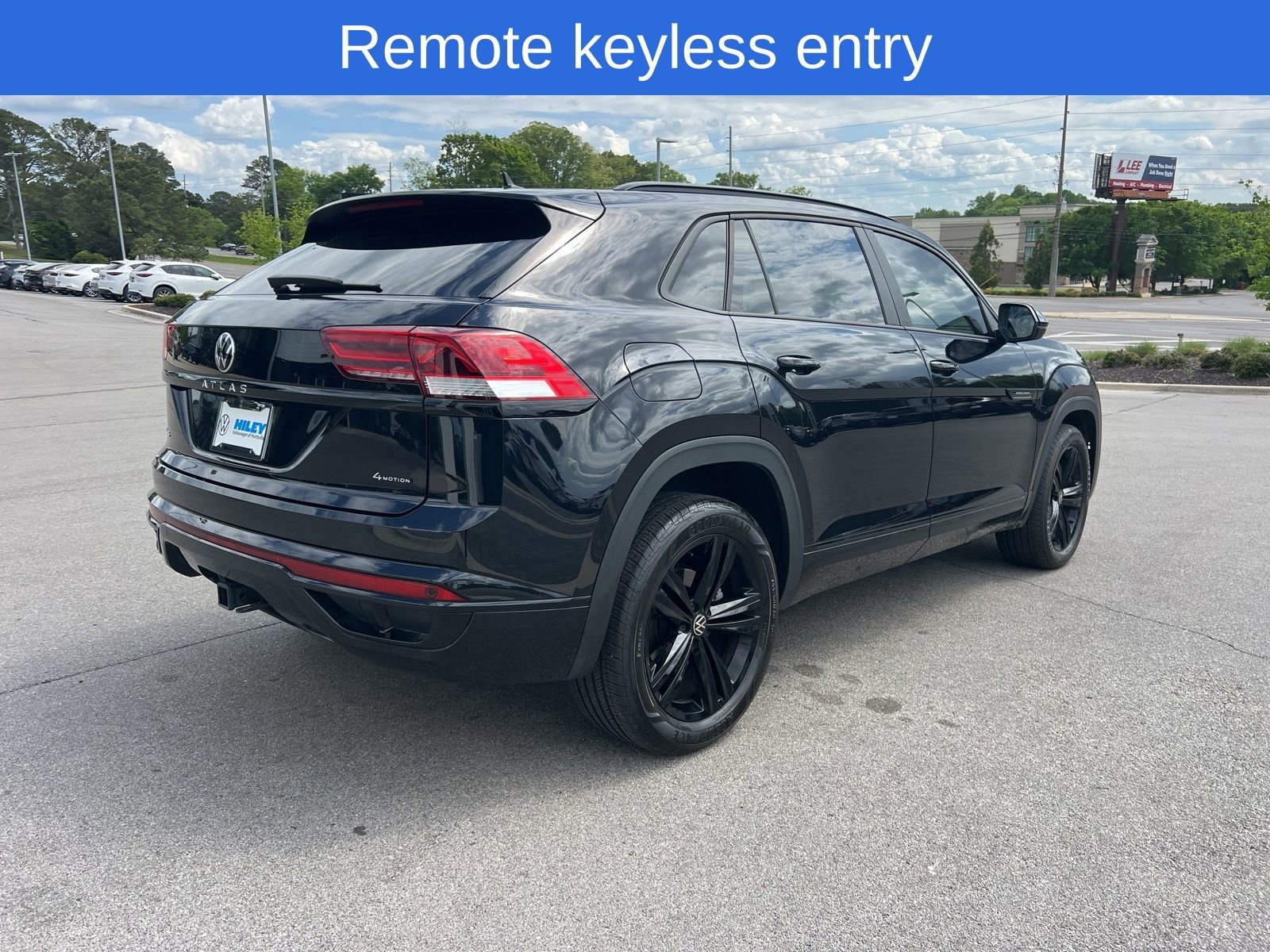 Certified 2023 Volkswagen Atlas Cross Sport SEL R-Line AWD/4WD image 5