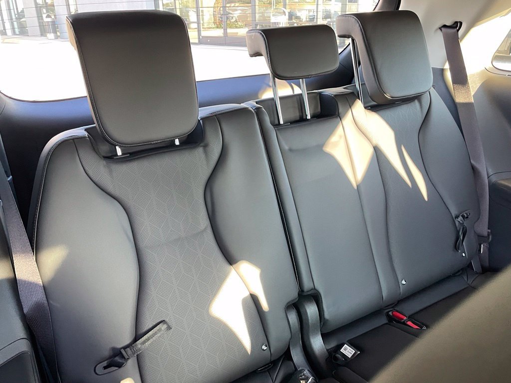 New 2027 Kia Carnival SX w/ Dark Edition Package FWD image 24