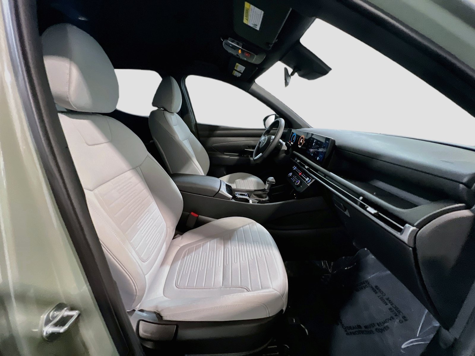 Used 2025 Hyundai Santa Cruz SE FWD image 19