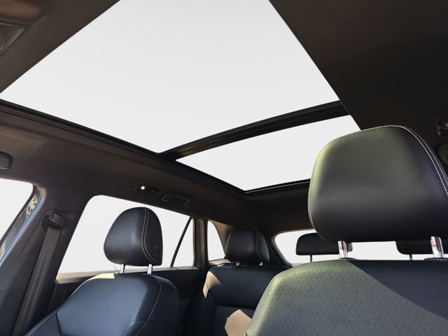 Used 2022 Volkswagen Atlas Cross Sport SEL R-Line AWD/4WD image 33