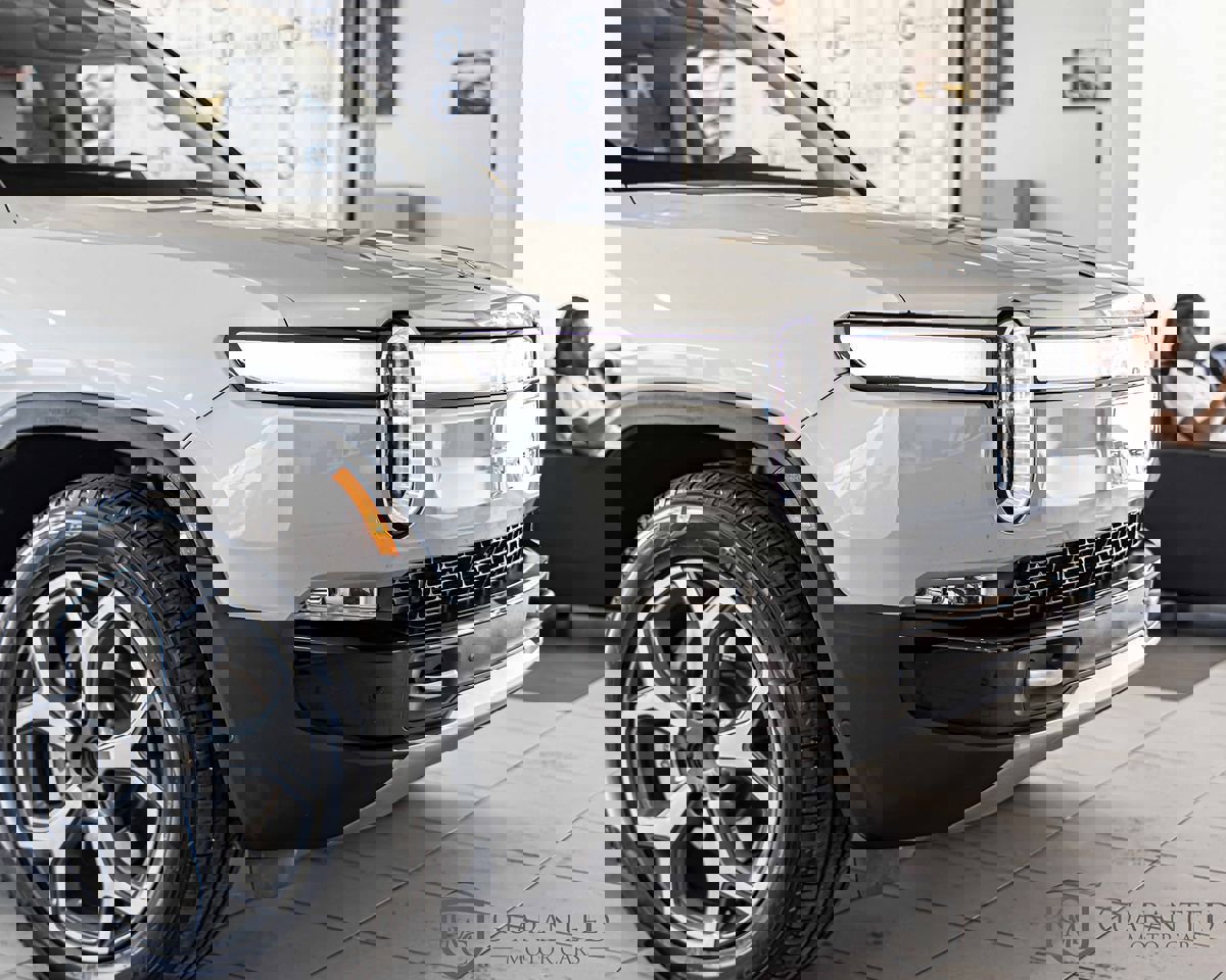 Used 2024 Rivian R1S Adventure image 4