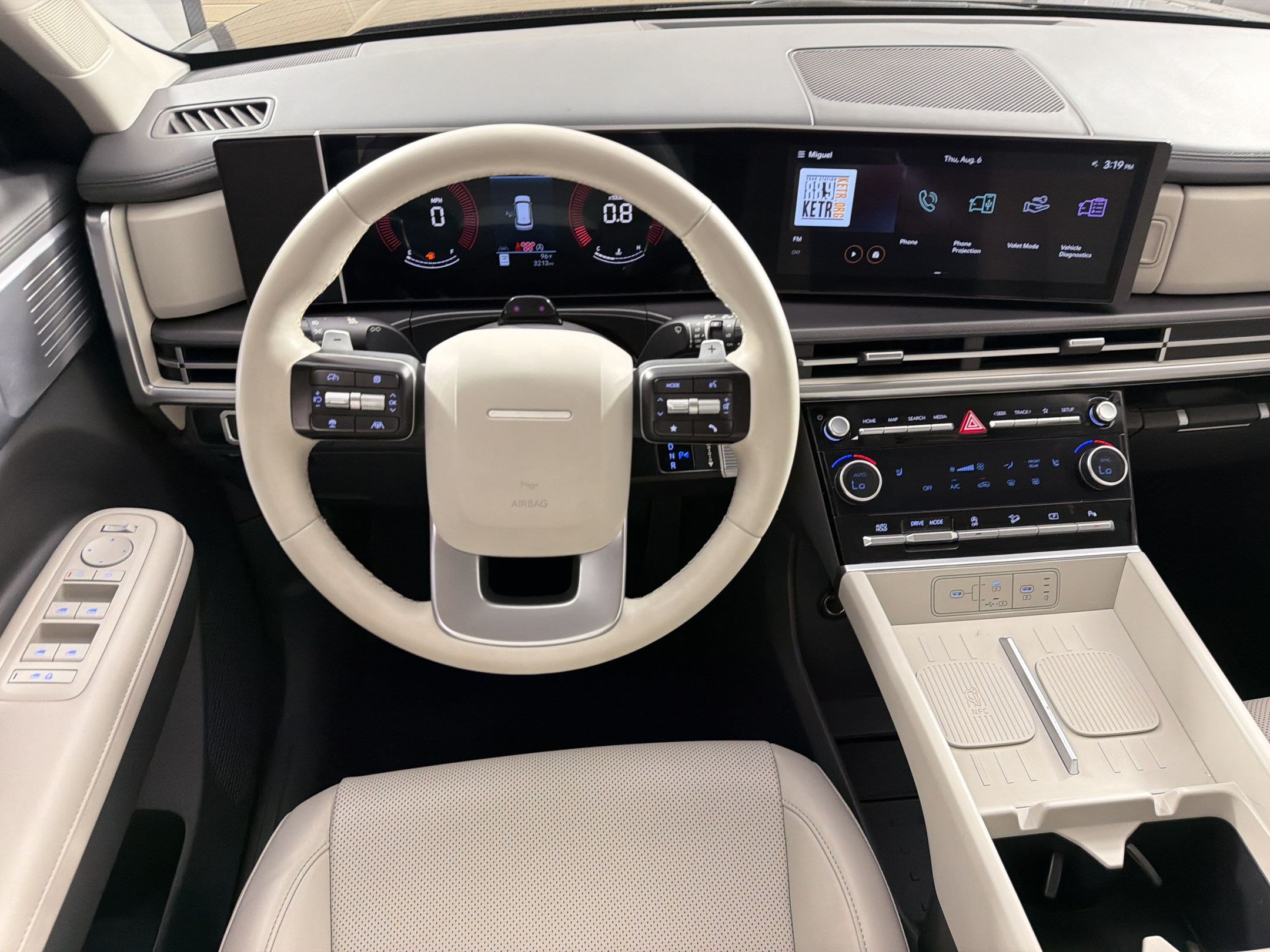 Used 2025 Hyundai Santa Fe SEL FWD image 27